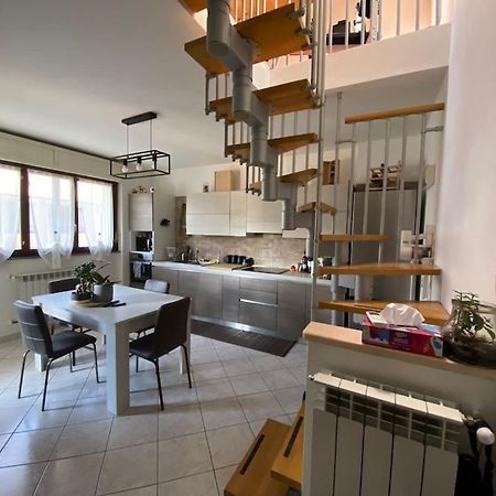 "Come A Casa" - Appartamento Gigi - Self Check In - Ospedale Humanitas - Forum Assago - Tram15 Rozzano Eksteriør billede