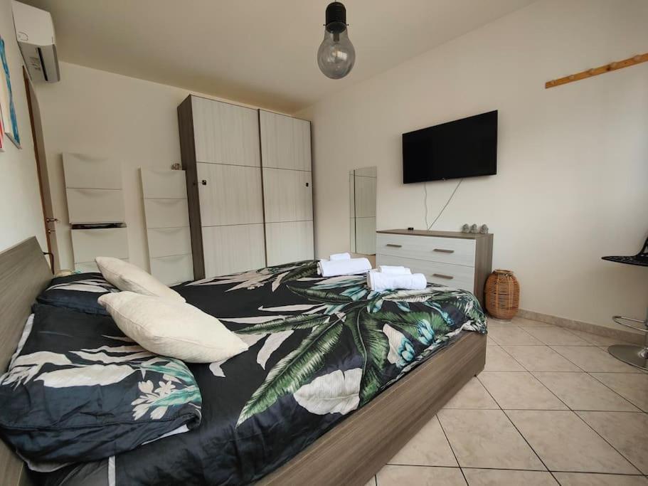 "Come A Casa" - Appartamento Gigi - Self Check In - Ospedale Humanitas - Forum Assago - Tram15 Rozzano Eksteriør billede